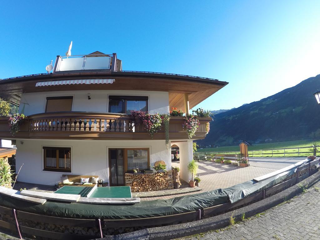 Ferienwohnungen Floerl Zell am Ziller Exterior photo