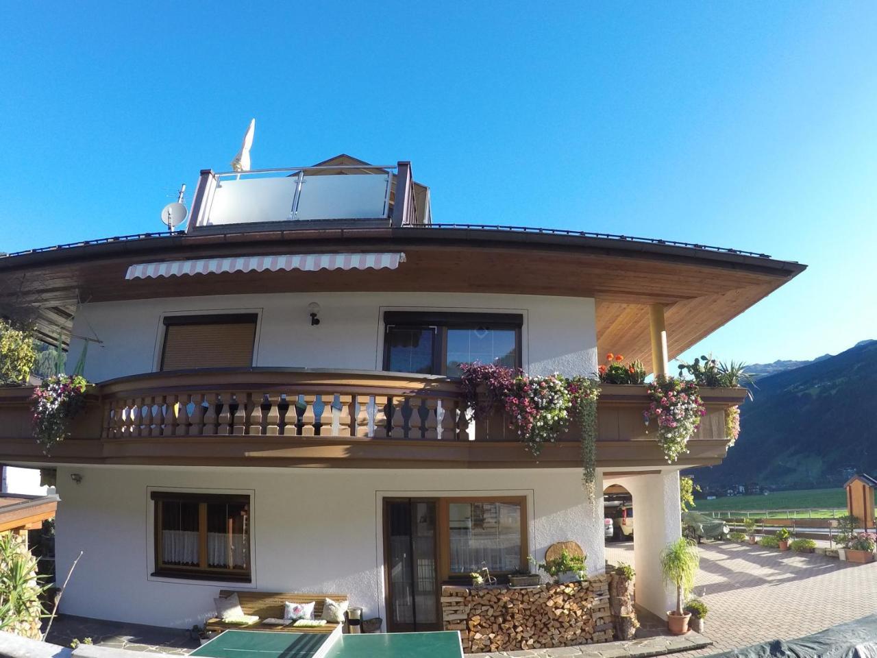 Ferienwohnungen Floerl Zell am Ziller Exterior photo